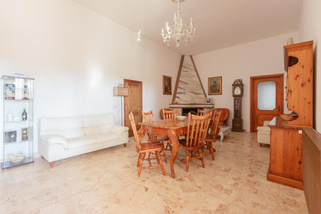 Aparthotel Casolare Lodedo à Ceglie Messapica Extérieur photo