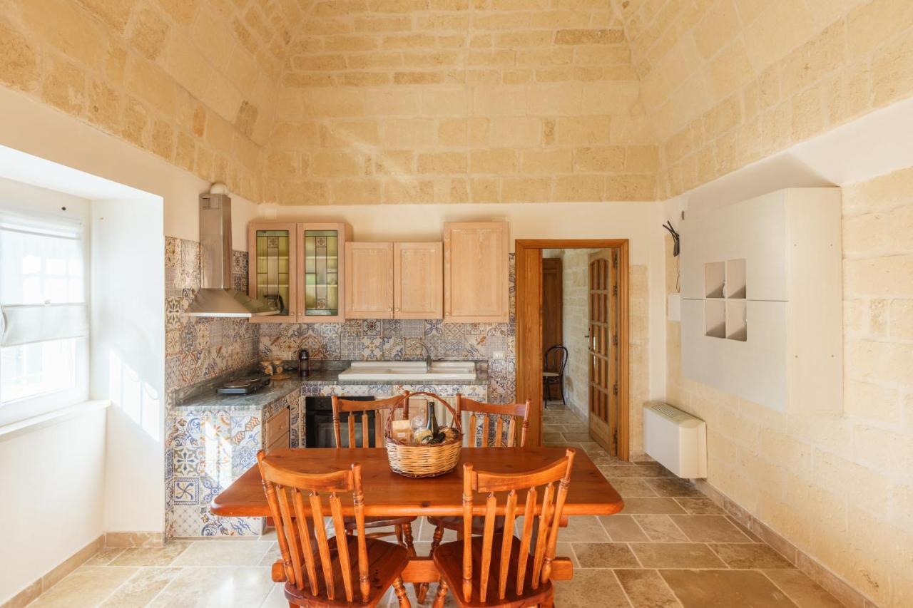 Aparthotel Casolare Lodedo à Ceglie Messapica Extérieur photo